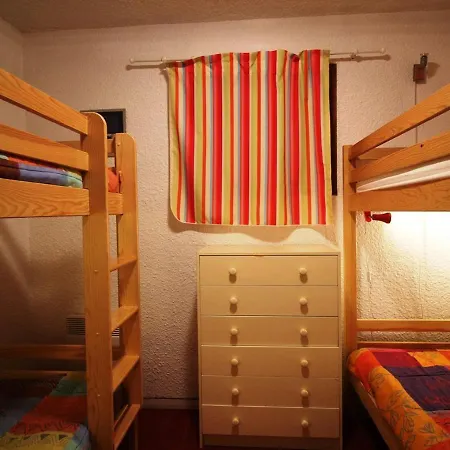 Confortable T2 Au Pied Des Pistes Avec Balcon Et Parking Gratuit - Fr-1-297-95 Auris